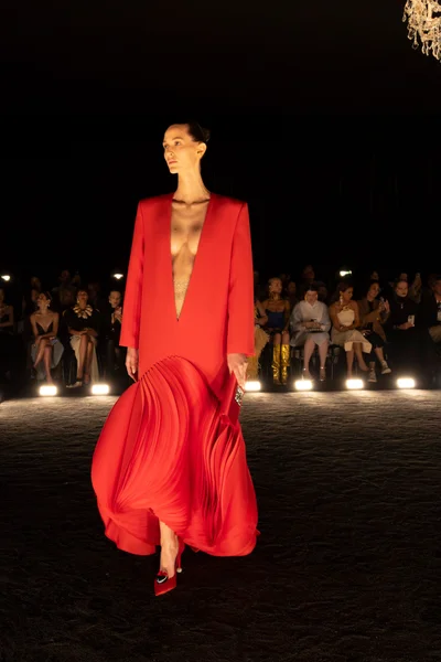Look 25